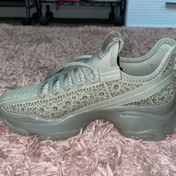 Steve Madden Women’s Maxima Sneaker Army Green - Picture 4 of 5